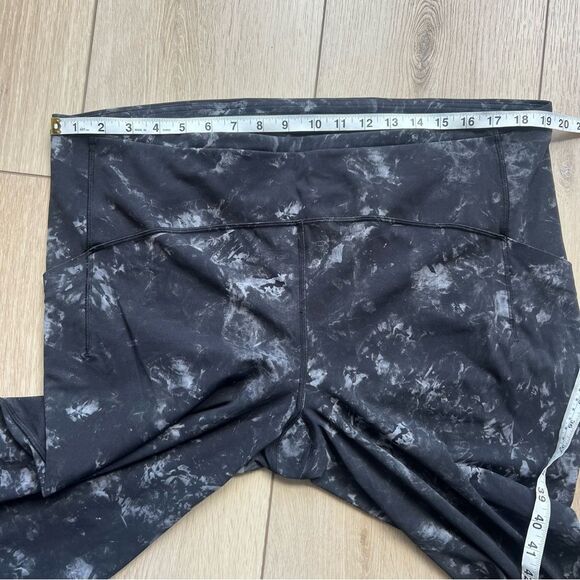 Lululemon Swift Speed High-Rise Crop 21" in Aquila Black Multi Size 20 - Picture 11 of 14